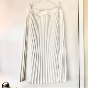 High Waisted Pleated Midi Skirt